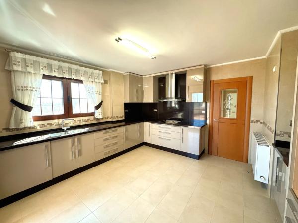 Casa independiente en avenida Poniente Balcón Costa