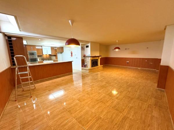 Casa independiente en avenida Poniente Balcón Costa