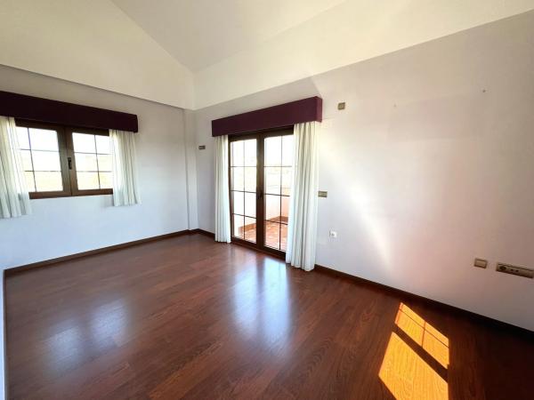 Casa independiente en avenida Poniente Balcón Costa