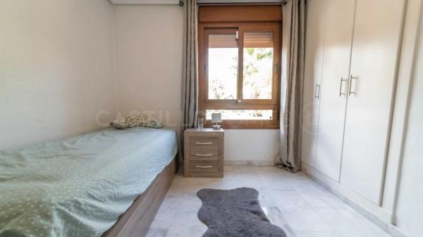 Casa independiente en calle los Marines, 26