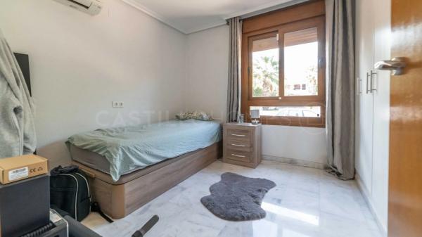 Casa independiente en calle los Marines, 26