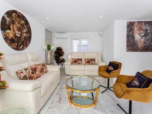 Casa independiente en calle el Grove, 599