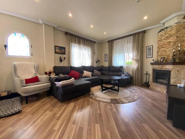 Casa independiente en calle San Policarpo