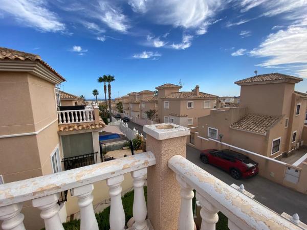 Casa independiente en calle San Policarpo