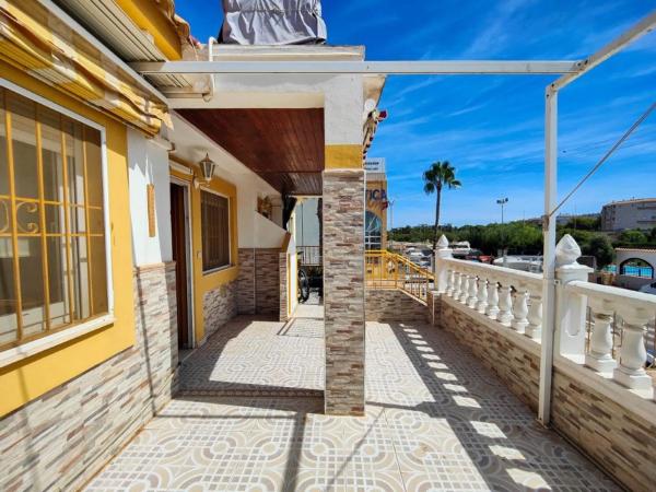 Casa independiente en Urbanizacion Parque Naciones