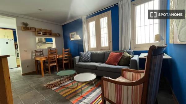 Apartamento de 3 dormitorios en alquiler en Embajadores, Madrid
