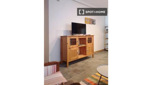 Apartamento de 3 dormitorios en alquiler en Embajadores, Madrid