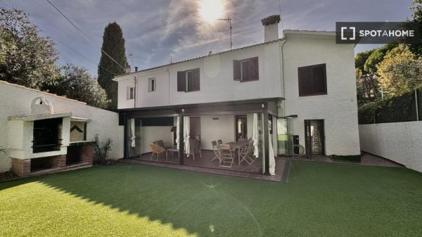 Piso en alquiler de 5 habitaciones en Sant Vicenç de Montalt