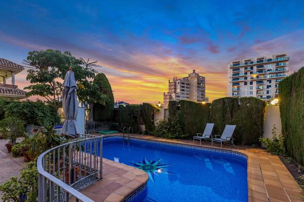 Casa independiente en calle Mar Negro, 17
