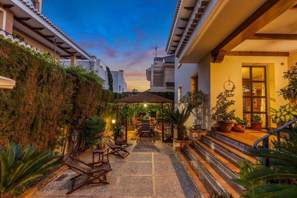 Casa independiente en calle Mar Negro, 17