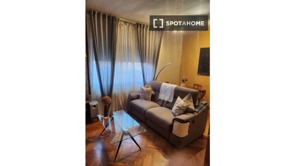 Pokój we wspólnym mieszkaniu w Barcelonie