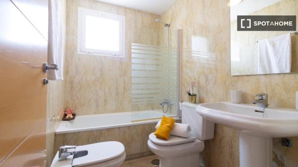 Apartamento de 2 dormitorios en alquiler en Manilva, Málaga