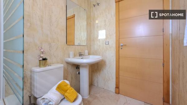 Apartamento de 2 dormitorios en alquiler en Manilva, Málaga