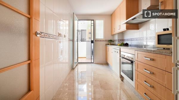 Apartamento de 2 dormitorios en alquiler en Manilva, Málaga