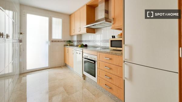 Apartamento de 2 dormitorios en alquiler en Manilva, Málaga