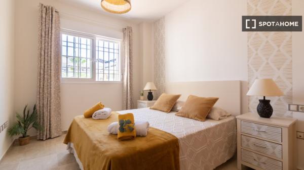 Apartamento de 2 dormitorios en alquiler en Manilva, Málaga