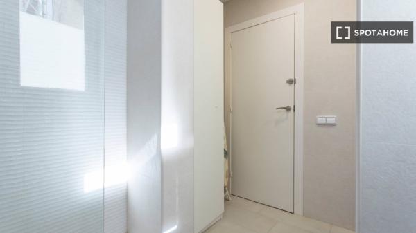 Habitación en piso compartido en barcelona.