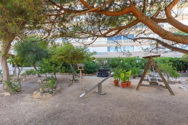 Casa independiente en avenida de Inglaterra s/n