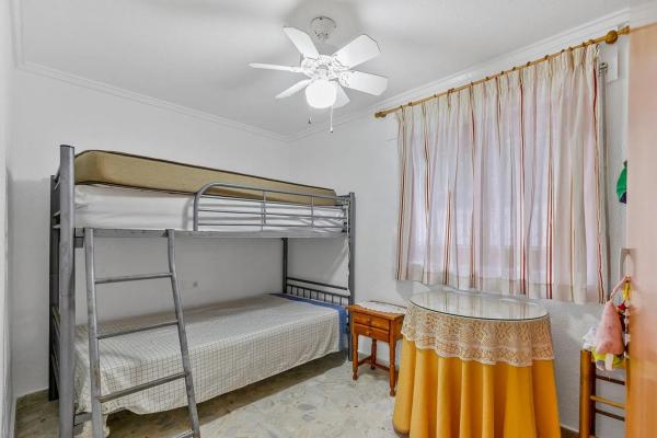 Casa independiente en avenida de Inglaterra s/n