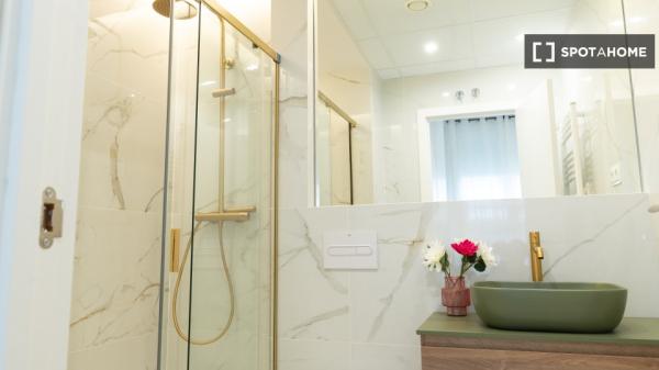 Piso en alquiler de 2 habitaciones en Chopera, Madrid