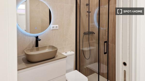 Piso en alquiler de 2 habitaciones en Chopera, Madrid