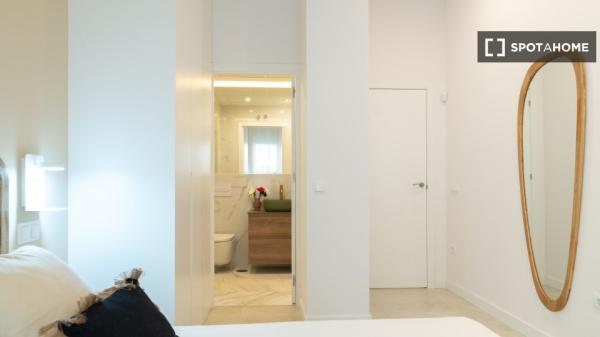 Piso en alquiler de 2 habitaciones en Chopera, Madrid