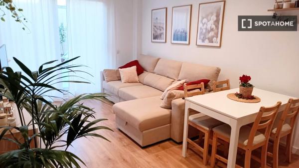 Chambre dans un appartement partagé de 3 chambres à louer à Sabadell