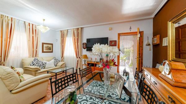 Casa independiente en calle Otelo, 1