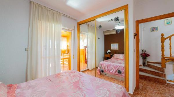 Casa independiente en calle Otelo, 1