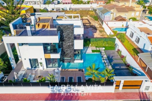 Casa independiente en calle Jose Lorca Garcia, 8