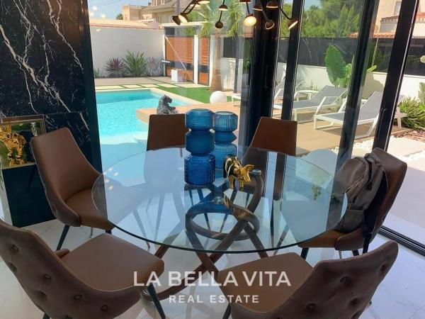 Casa independiente en calle Jose Lorca Garcia, 8