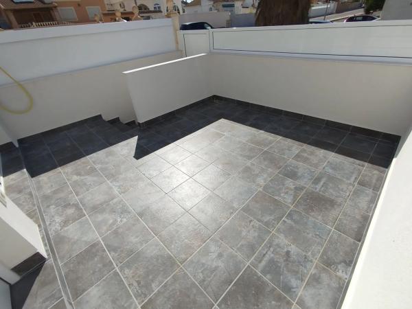 Casa independiente en avenida Adradas, 182