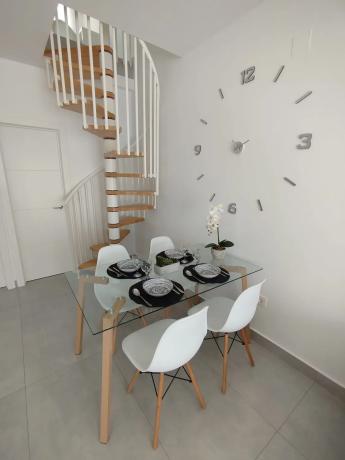 Casa independiente en avenida Adradas, 182