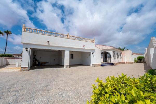 Casa independiente en calle Sibelius