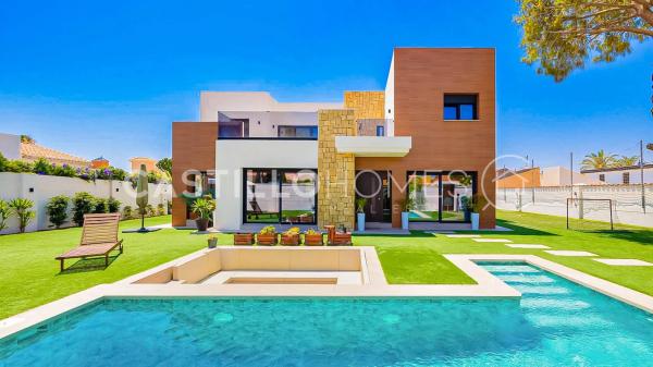 Casa independiente en calle Rosalia de Castro, 55