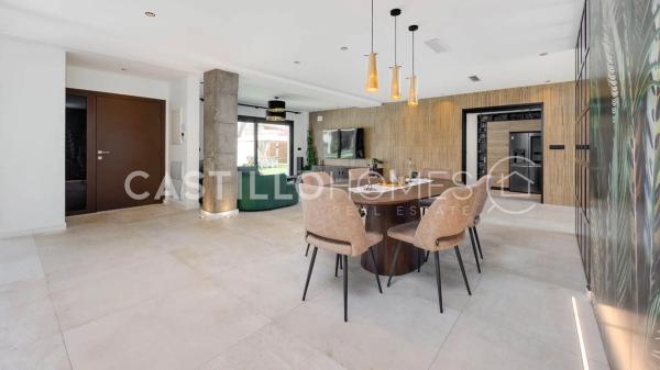 Casa independiente en calle Rosalia de Castro, 55