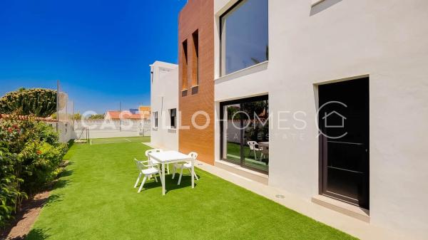 Casa independiente en calle Rosalia de Castro, 55