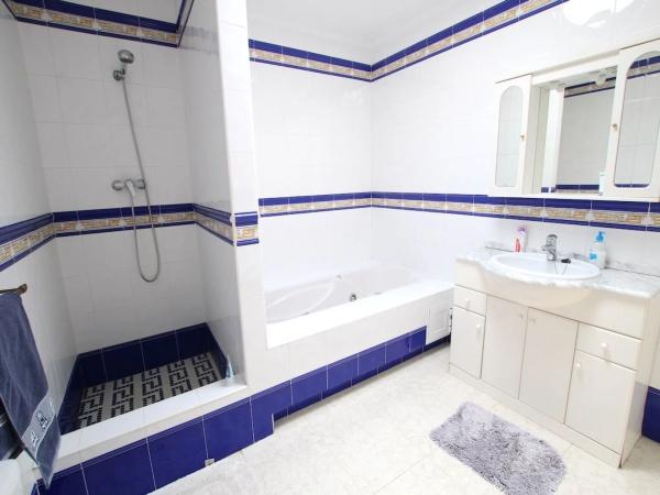 Casa independiente en calle Pablo Neruda