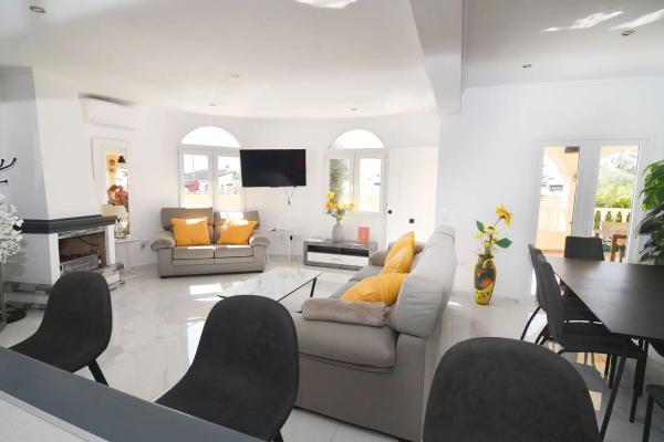 Casa independiente en calle Rodrigo