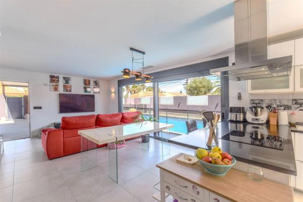 Casa independiente en calle Beethoven