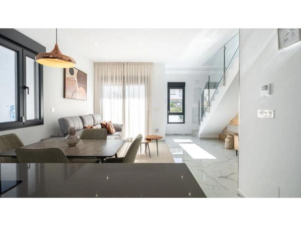 Casa independiente en calle las Abubillas