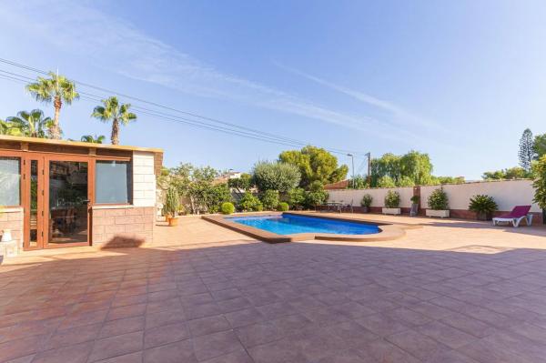 Casa independiente en avenida Tomas Martinez Domenech, 2