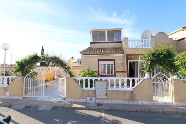 Casa independiente en calle Abreu