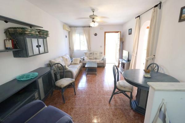 Casa independiente en calle Abreu