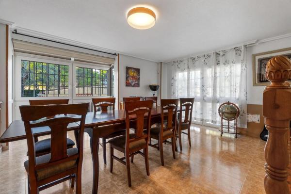 Casa independiente en avenida Tomas Martinez Domenech