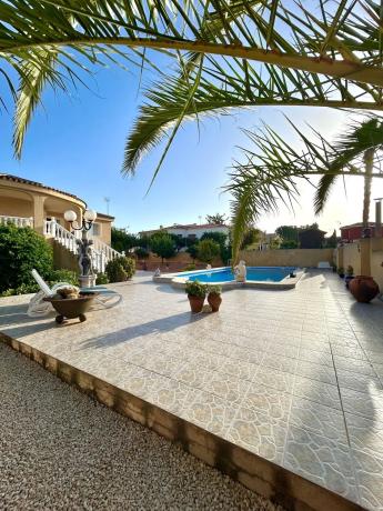 Casa independiente en Av Sol Naciente