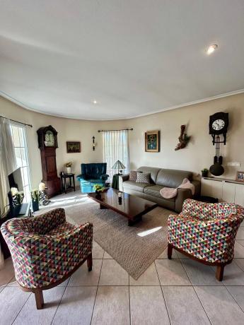 Casa independiente en Av Sol Naciente