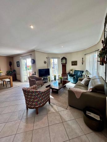 Casa independiente en Av Sol Naciente