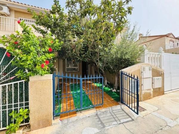 Casa independiente en calle Avellaneda s/n