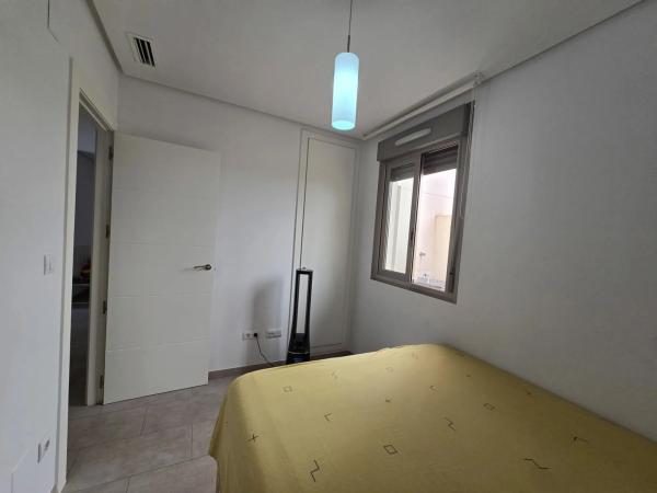 Casa independiente en calle Alborán